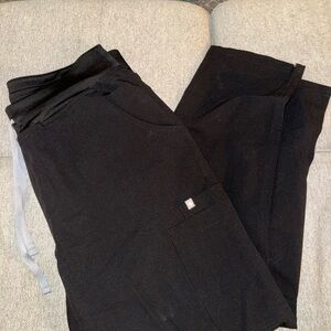 Black Figs Yola skinny scrub pants